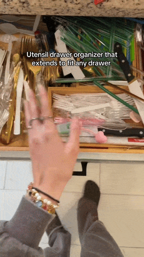 Drawer organiser in use