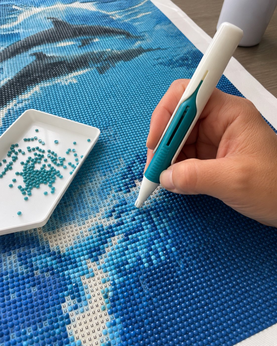Customer using automatic round drill dispenser pen